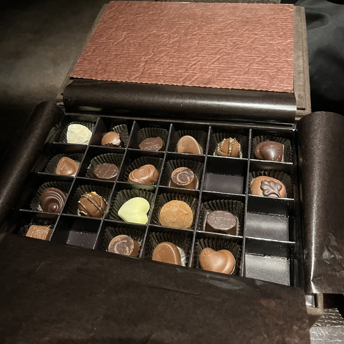 ᴛʀɪᴄᴋ ᴏʀ ᴛʀᴇᴀᴛ🍫