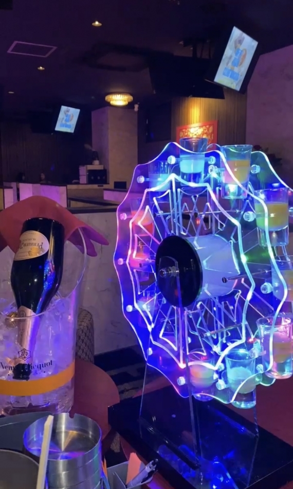 (ᐢ⸝⸝>̶̥̥̥᷄ ·&#x3 2B; <̶̥̥̥᷅⸝⸝ᐢ)&#x1FA7 7;