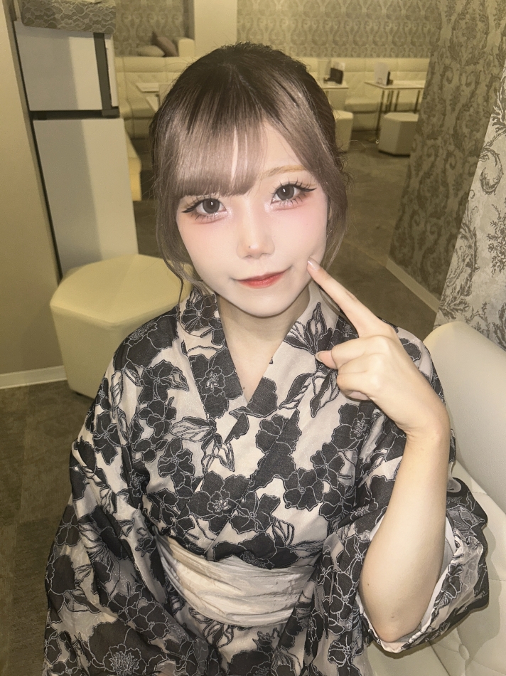 （  •̀  ̫ -︎︎  ） ੭