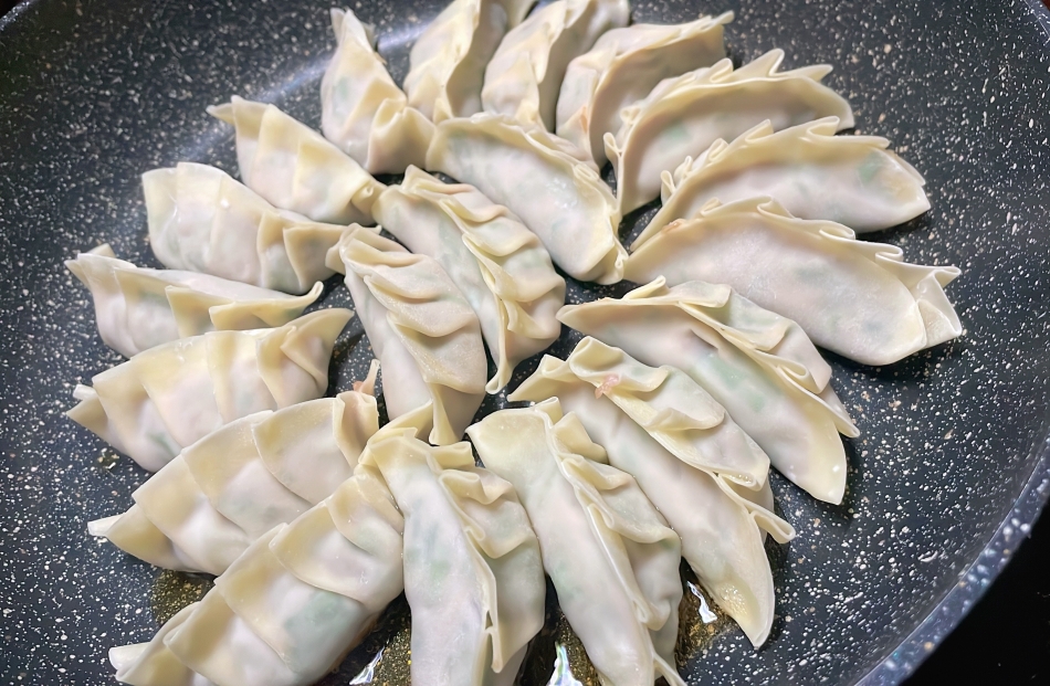 (  ?꒳​?  )ノ🥟