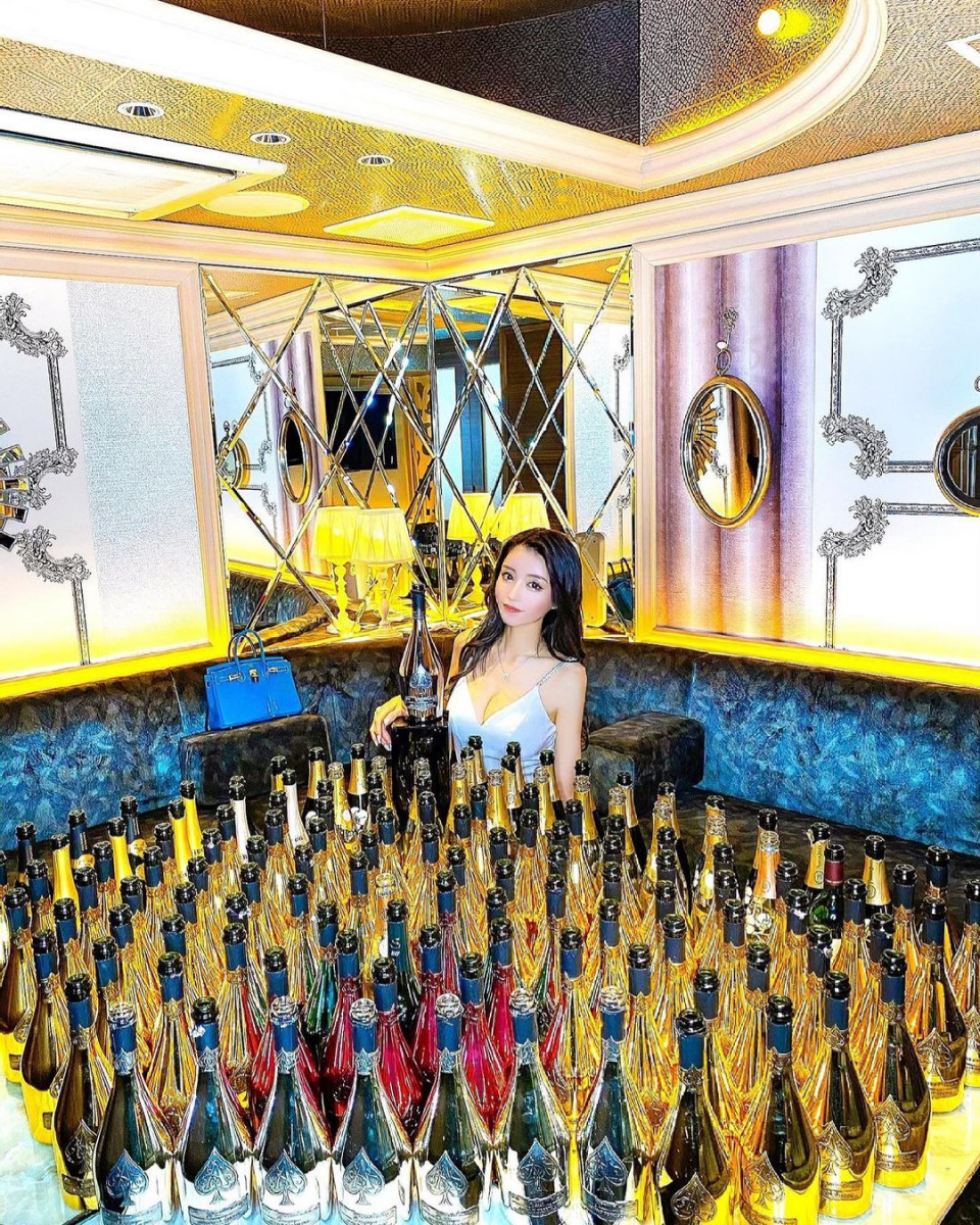 FOURTY FIVE ホットニュース 7298