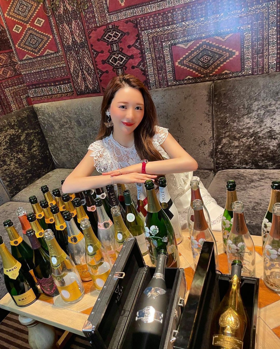 池袋 Red Shoes ホットニュース 9911