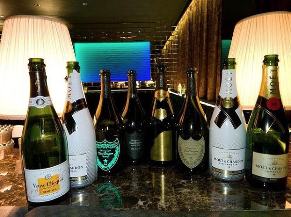 The Emperor's Club ホットニュース 17941