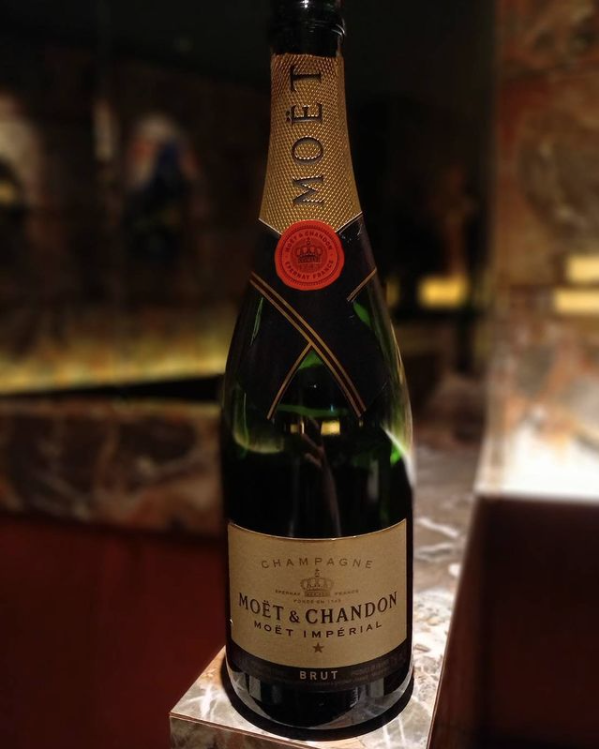 Emperor's Lounge ホットニュース 17953