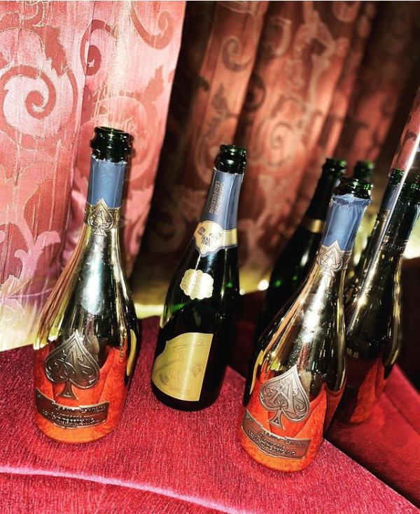 Emperor's Lounge ホットニュース 19218