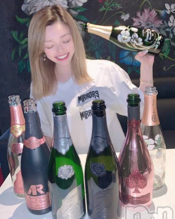 Lounge Bar Cina ホットニュース 23205