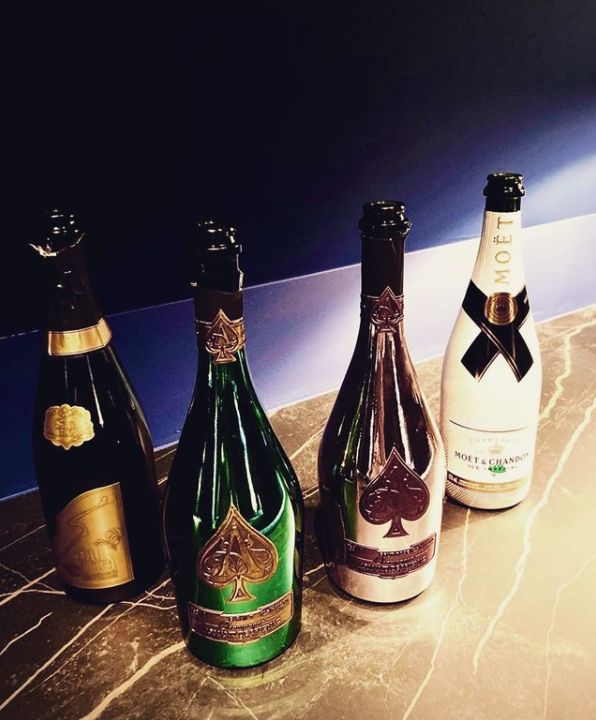 Emperor's Lounge ホットニュース 23682