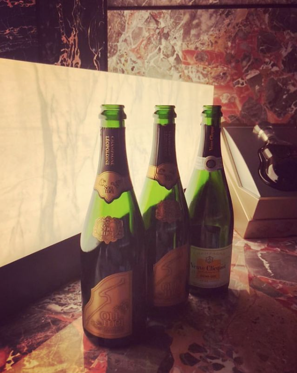 Emperor's Lounge ホットニュース 26702