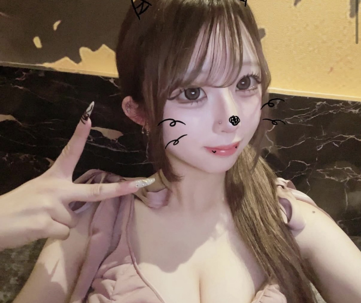 CLUB FOUR LEAF ホットニュース 223340