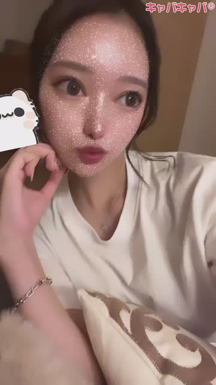 どこみてるの👀💭