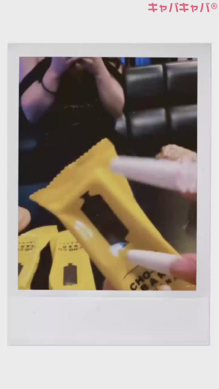 ゆうきに餌与えるとたいへん喜びます。