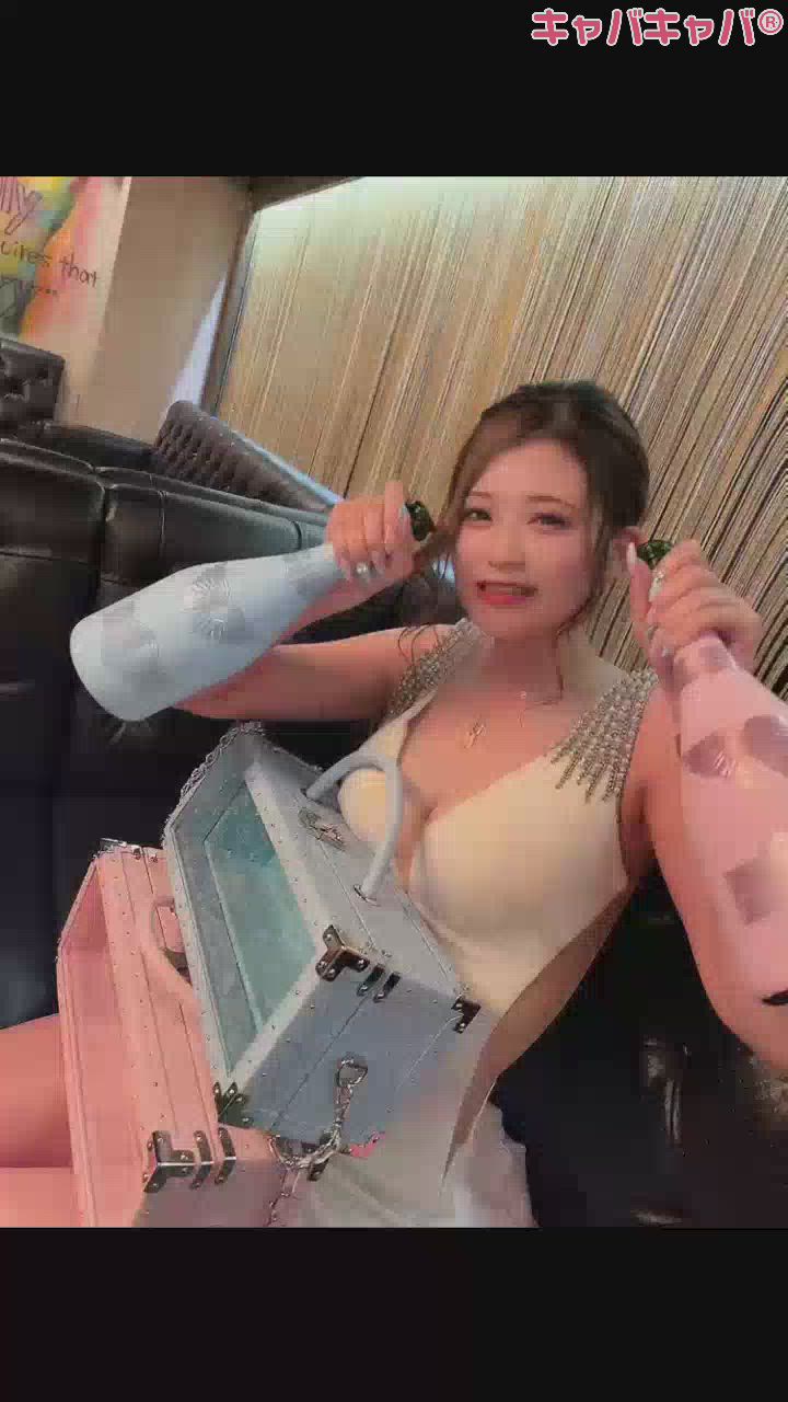 酔っ払った店長が撮ってくれた動画