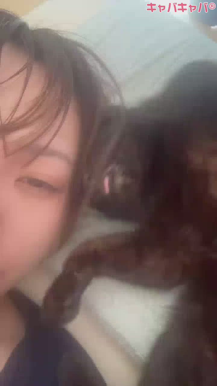 大体朝起きると枕を取られてる