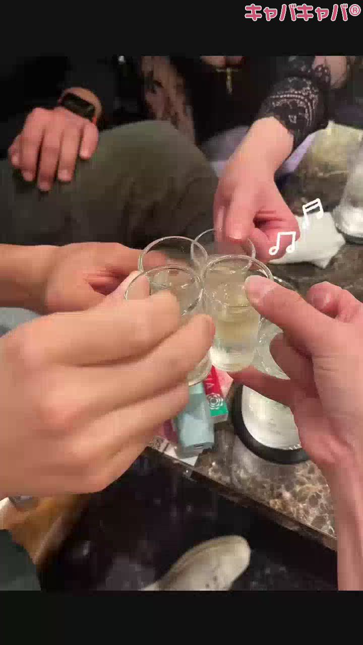 みな