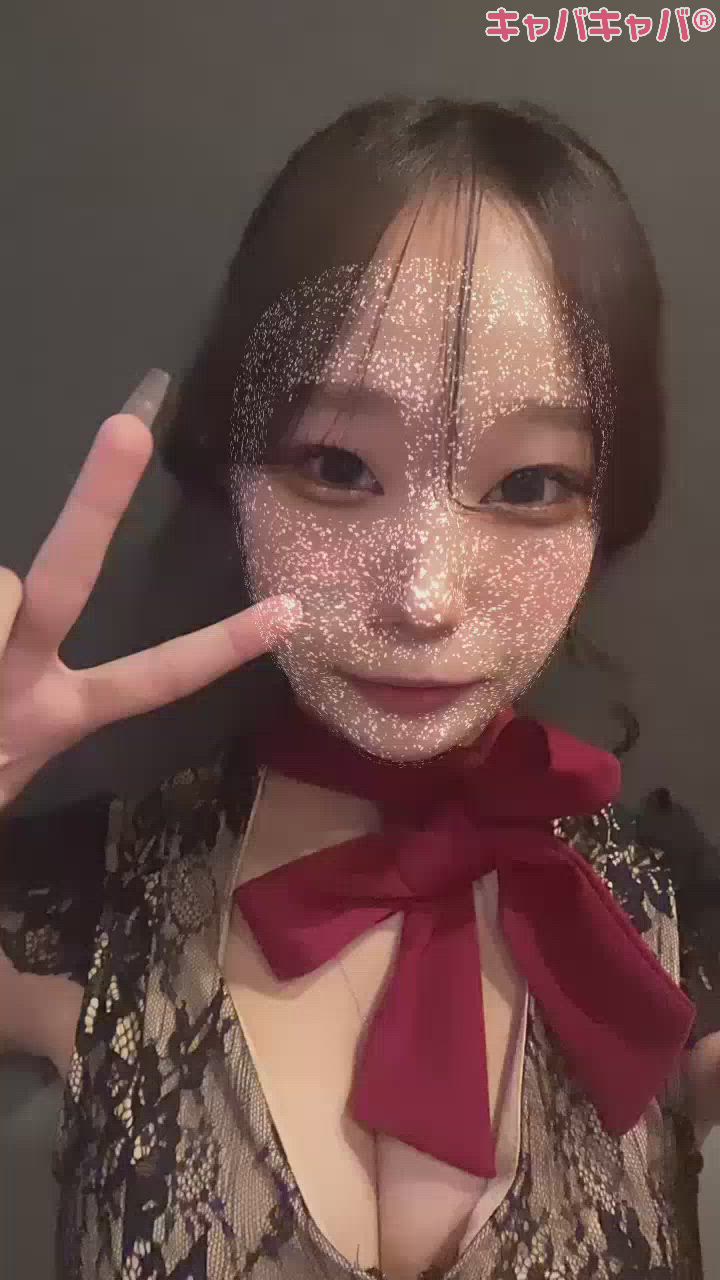 何光億年ぶりにマック食べた😌