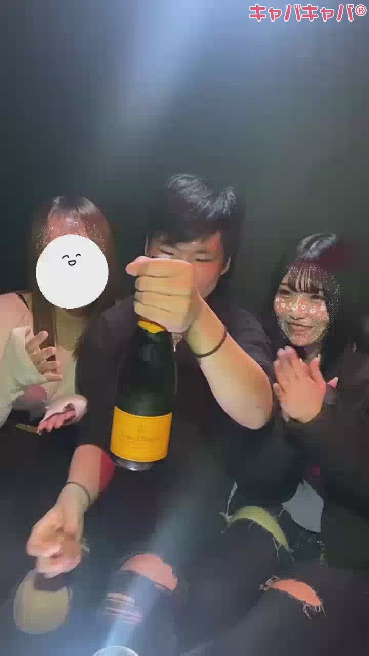 桜咲いてるぞー！今月はわたしの誕生日だぞー！🙆‍♀️