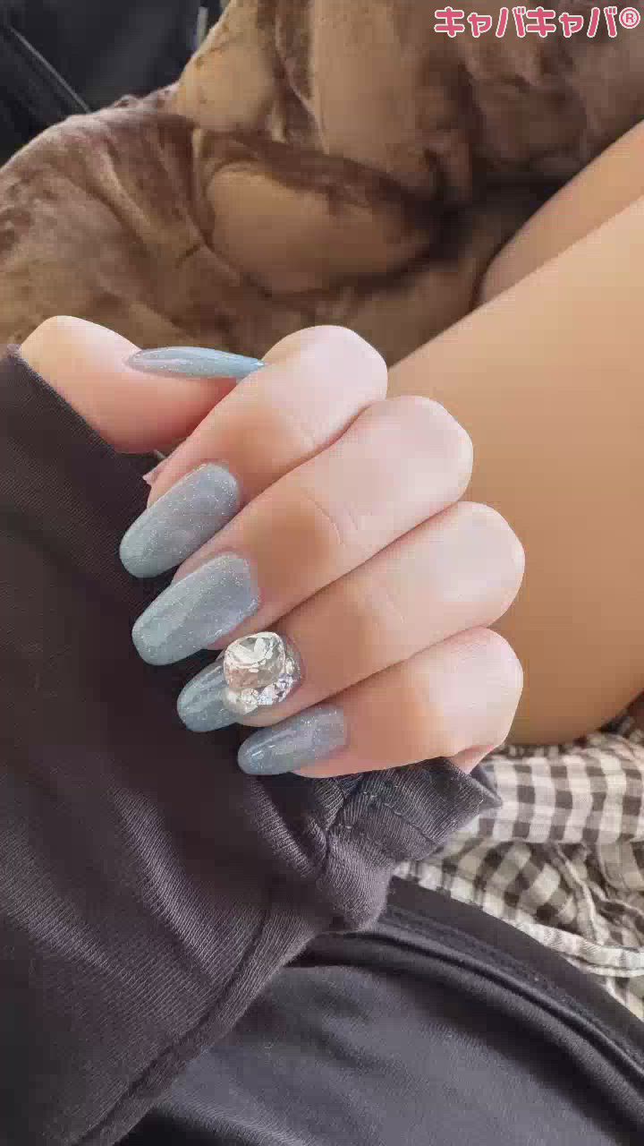 見てあたいの爪可愛い💅🏻