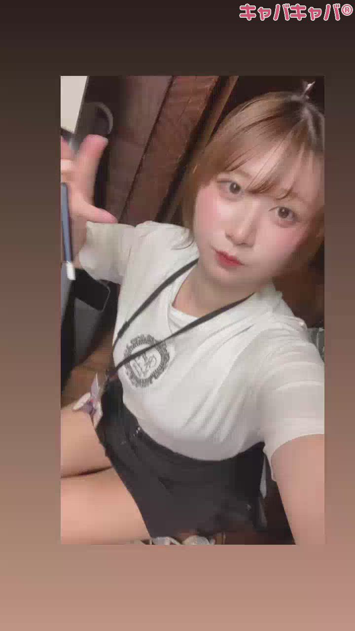 見えそうで見えないのが癖